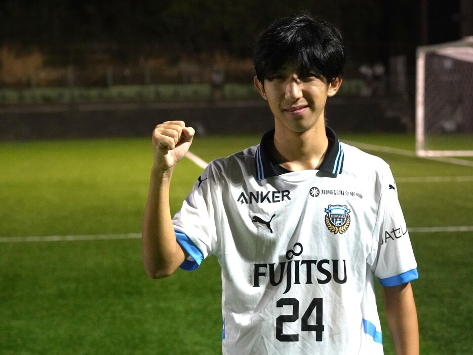 MOM5202]川崎F U-18DF長崎亘佑(2年)_途中出場の「後天的レフティ