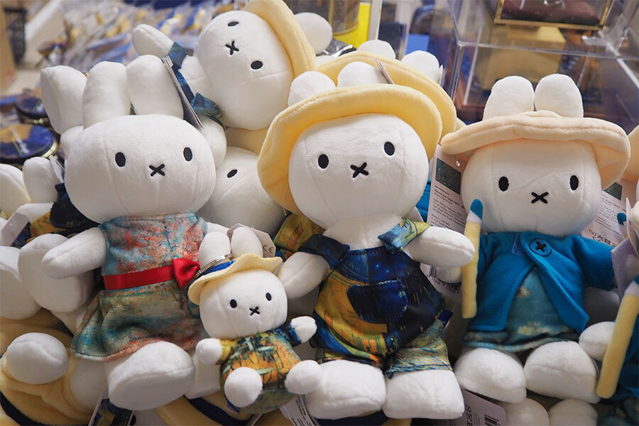 ゴッホ展 限定 夜のカフェテラス ミッフィー キーホルダー 小 神戸 マスコット ゴッホ展 限定 夜のカフェテラス ミッフィー キーホルダー 小