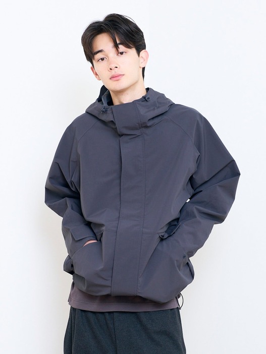 ユニクロ ユー」2025年秋冬新作の最強パーカを試着＆本音