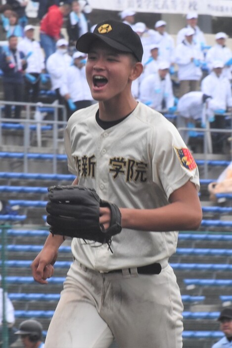 昨年１０月にあった秋季関東地区高校野球大会ではつらつとプレーする柳沼翔さん＝宇都宮市西川田６の県総合運動公園野球場で２０２３年１０月２９日、鴨田玲奈撮影