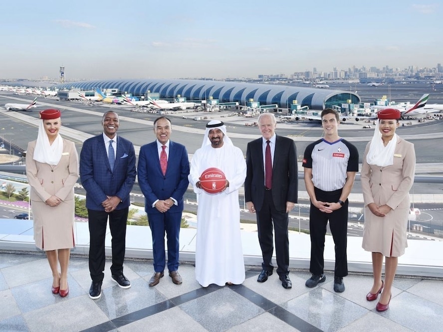 NBAとグローバル・マーケティング・パートナーシップを締結したエミレーツ航空