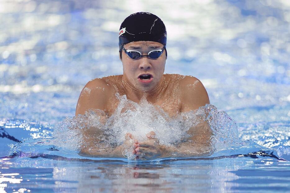 男子200メートル平泳ぎ予選　力泳する広島偉来＝ドーハ（共同）