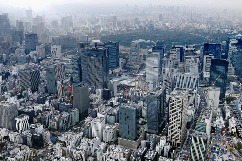 東京駅周辺のビル群