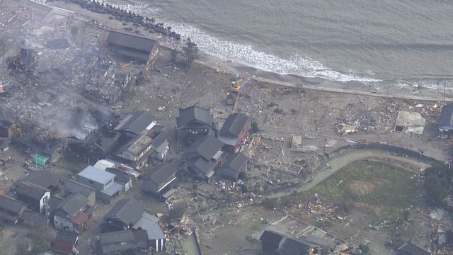 先月2日撮影・珠洲市上空。地震で町並みは一変した