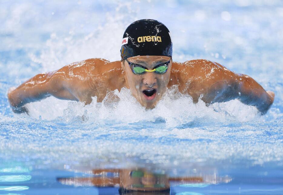 男子400メートル個人メドレー決勝　バタフライで力泳する瀬戸大也＝ドーハ（共同）