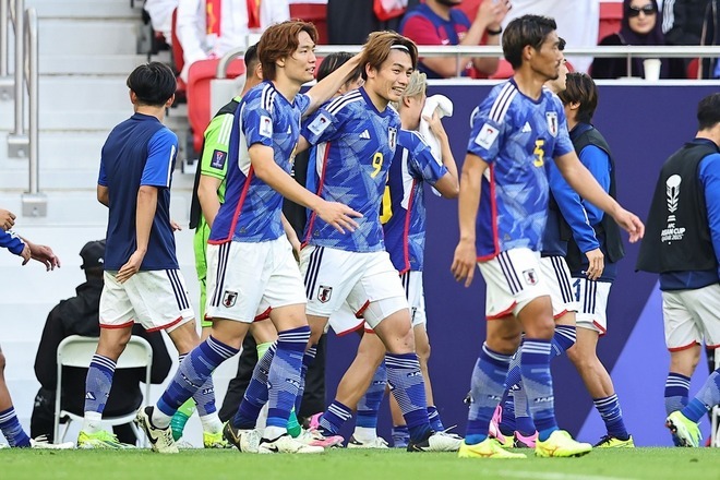 日本代表は上田（９番）のゴールなどでバーレーンを３－１で下し、ベスト８に駒を進めた。写真：梅月智史（サッカーダイジェスト写真部／現地特派）