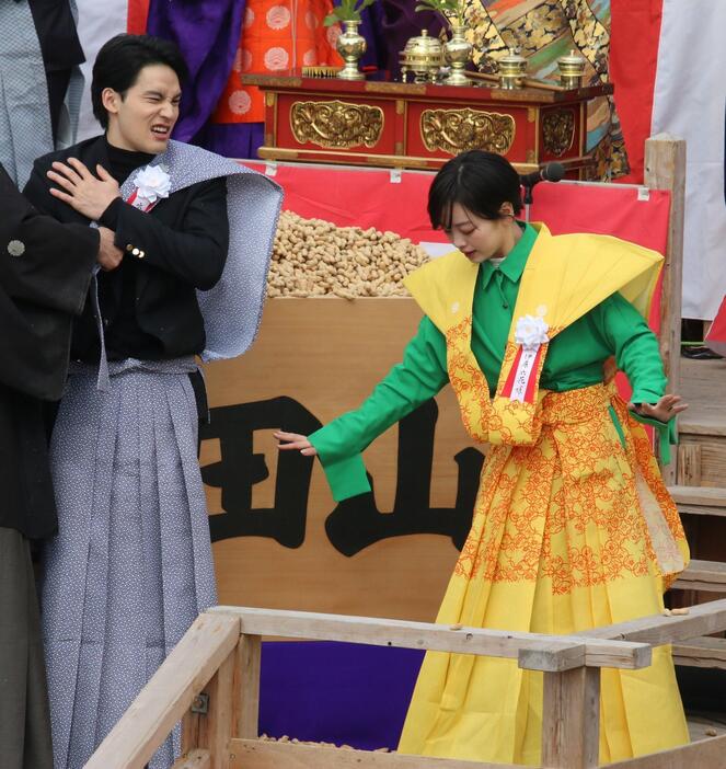 ［写真］水上恒司は時折、肩が痛い素振りを見せていた＝3日午前11時15分ごろ、大阪府寝屋川市で