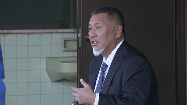 中日キャンプを視察した清原和博氏