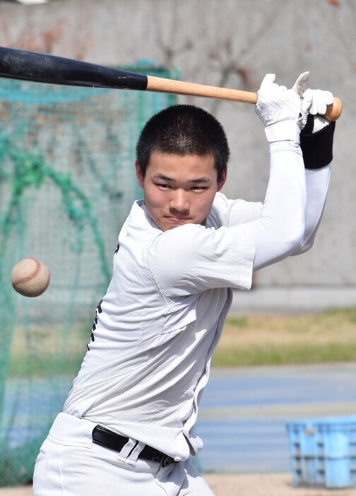 報徳学園の斎藤佑征選手（２年）＝兵庫県西宮市で、稲田佳代撮影