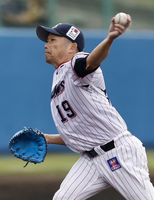 阪神とのオープン戦に先発し、2回無安打のヤクルト・石川＝浦添