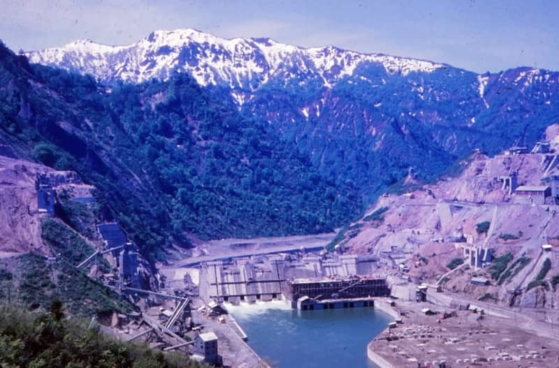 建設当時の田子倉ダム。１９５６年～５９年ごろと思われる＝Ｊ－ＰＯＷＥＲ（電源開発）提供
