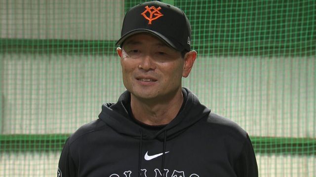 インタビューに応じる桑田真澄２軍監督