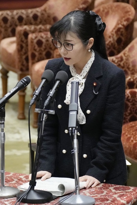 衆院予算委で答弁する加藤こども政策相＝9日午前