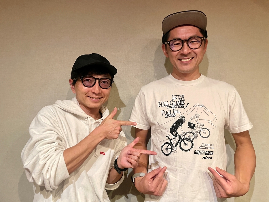 （左から）パーソナリティの野島裕史、山本健一さん