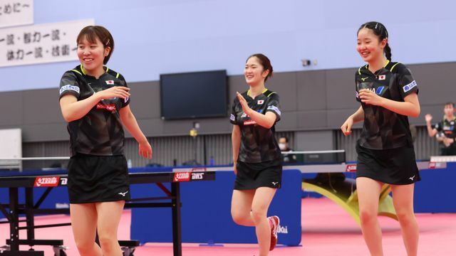 左から平野美宇選手、木原美悠選手、張本美和選手（写真：YUTAKA/アフロスポーツ）