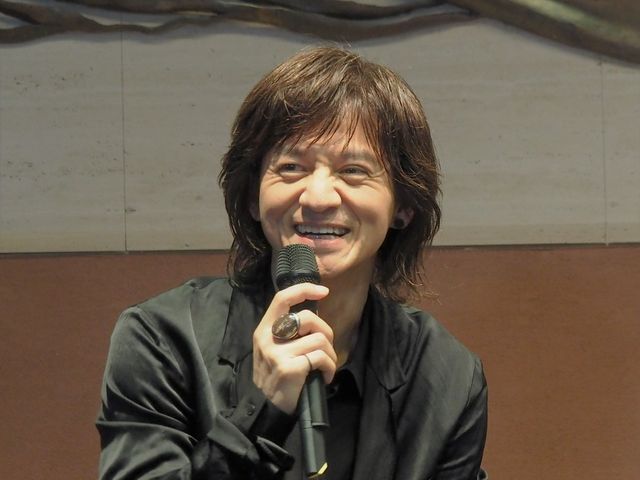 演劇愛を語る岡本健一さん