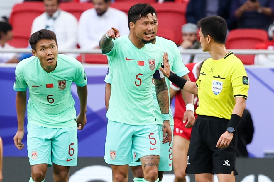 先のアジアカップで好成績を収めるどころか、グループステージ敗退の憂き目に遭った中国。彼に対するシビアな評価が下された。(C)Getty Images