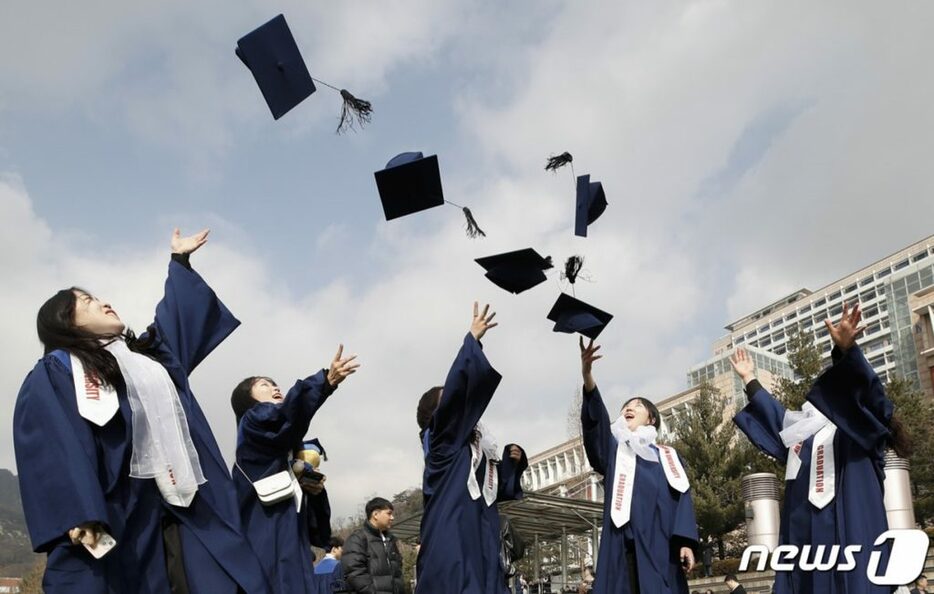 ソウルの国民大学で開かれた「2023学年度前期学位授与式」(c)news1