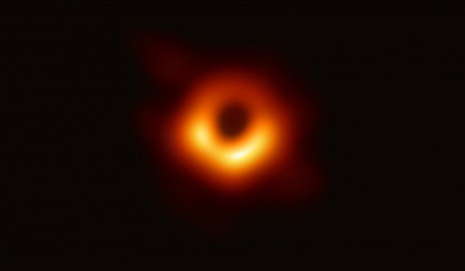 [画像]今回発表された「M87」の中心にあるブラックホールの撮像画像 （Credit: EHT Collaboration）