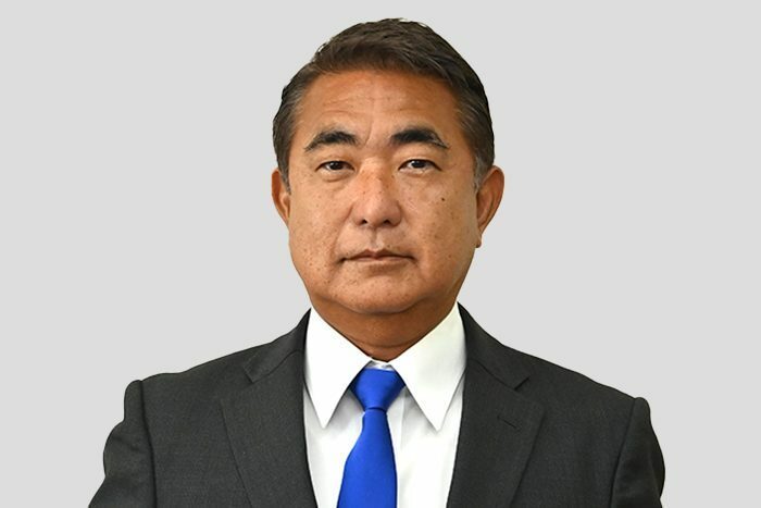 屋良朝博氏