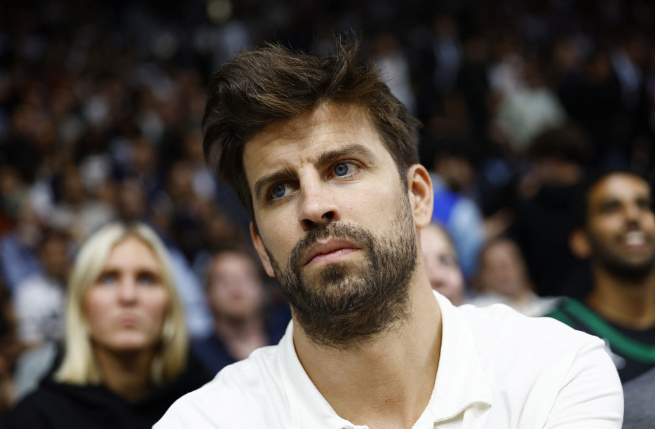 Basketball - NBA - Pre-Season Game - Boston Celtics v Denver Nuggets - Etihad Arena, Yas Island, Abu Dhabi, United Arab Emirates - October 4, 2024 Former footballer Gerard Pique watches the game REUTERS/Rula Rouhana