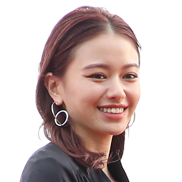 山本舞香（Ｃ）日刊ゲンダイ