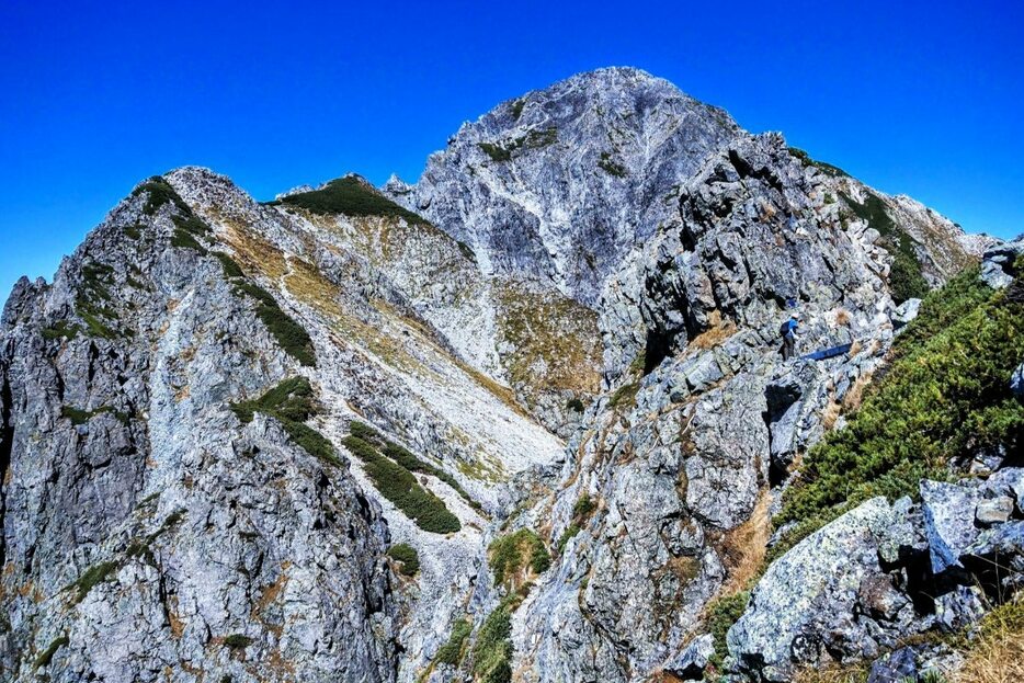 富山・長野県境にそびえる剣岳（画像：写真AC）。