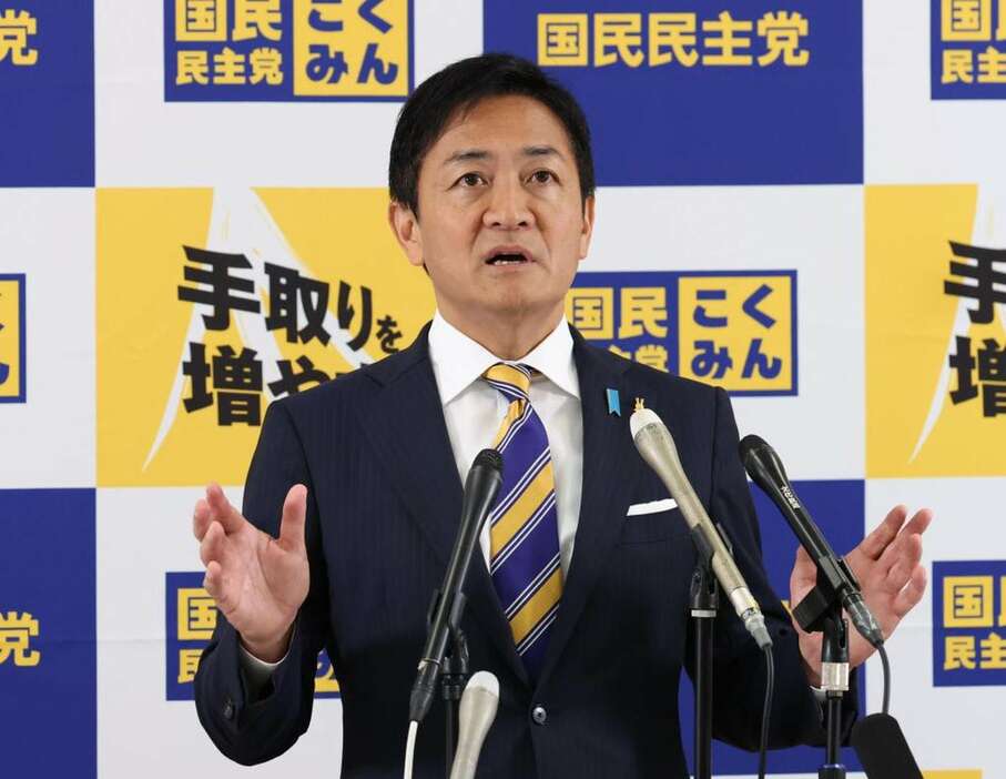 記者会見する国民民主党の玉木雄一郎代表＝29日午前、国会内（春名中撮影）