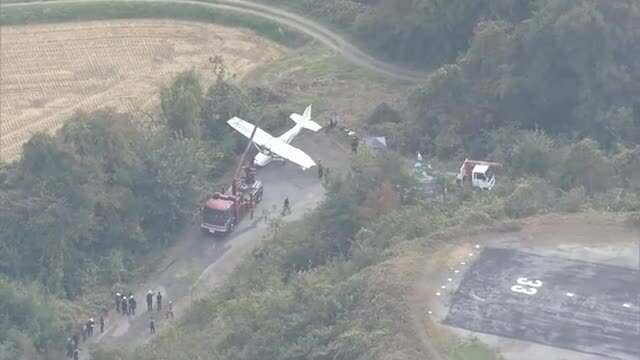 オーバーランして滑走路から転落したセスナ機