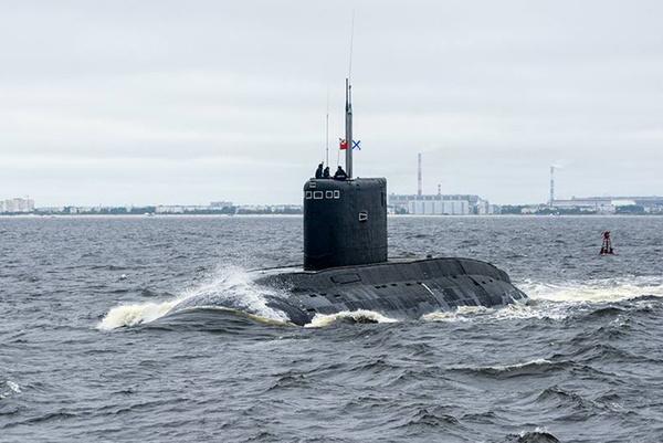 ロシアの代表的な潜水艦のひとつであるキロ級潜水艦（画像：ロシア国防省）。