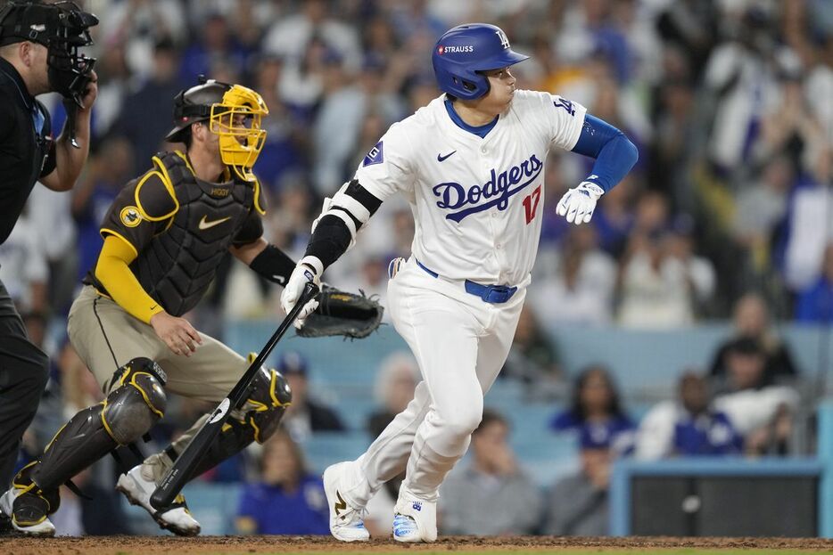 6回裏、投ゴロに倒れたドジャースの大谷翔平（AP）