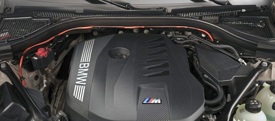 「X3 M50 xDrive」に搭載される6気筒エンジン。