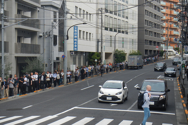 見学会には長い列ができた（画像：東京都第六建設事務所）。