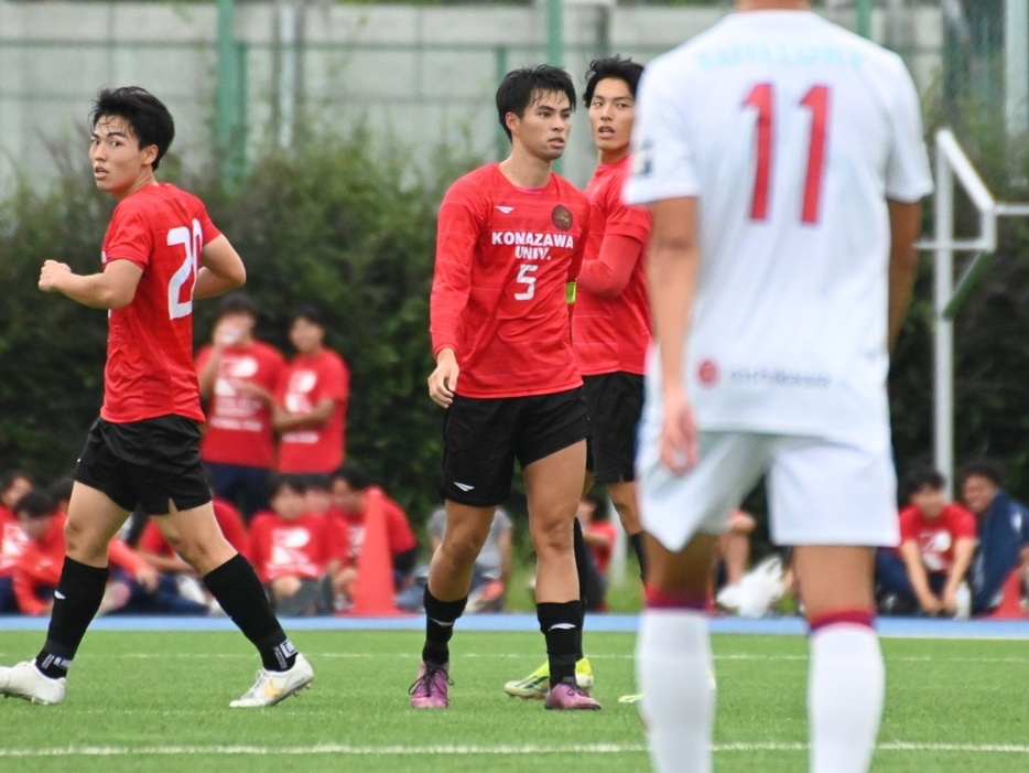 大学リーグ初ゴールを記録したDF飯田晃明(4年=丸岡高)(Koyo KODAMA/GEKISAKA)