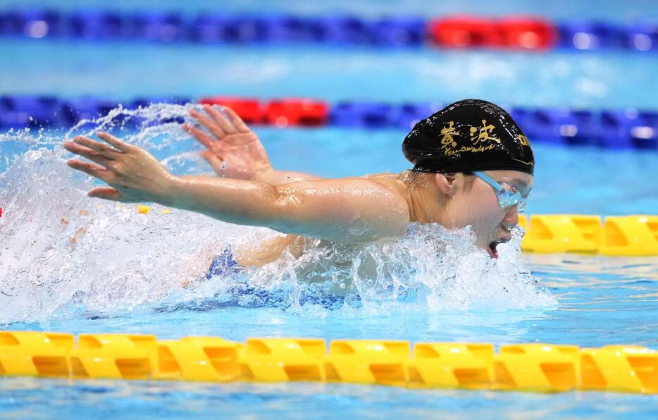 女子100メートルバタフライ決勝　優勝した平井瑞希＝東京アクアティクスセンター