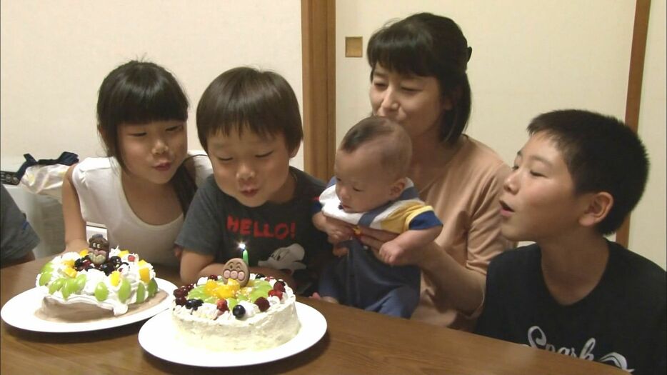 1歳の誕生日会（2019年）身長56.1cm　体重4.4kg　