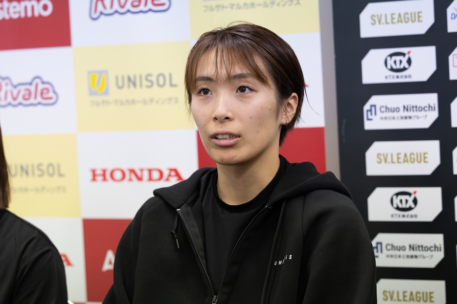 入団2年目（内定年を合わせると3年目となる）セッターの倉田選手。入団後、なかなか活躍の機会に恵まれなかったがトスの高さを活かしチャンスを掴むか。