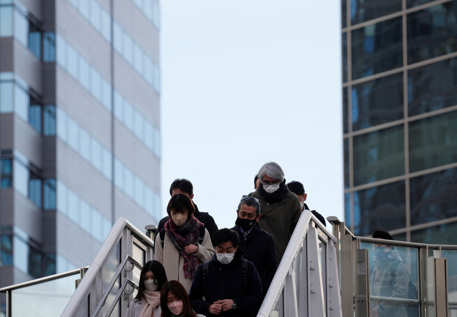 　１０月２９日、政府が発表した９月の雇用関連指標は、完全失業率が季節調整値で２．４％と、前月から０．１ポイント改善した。都内で２０２２年１月撮影（２０２４年　ロイター/Kim Kyung-Hoon）