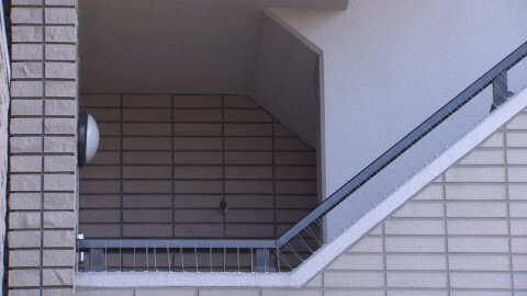 女性が転落した現場