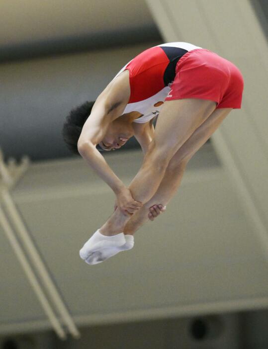 個人男子の予選を1位で通過した宮野隼人＝福井市体育館