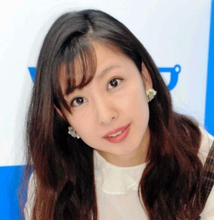 　板野成美