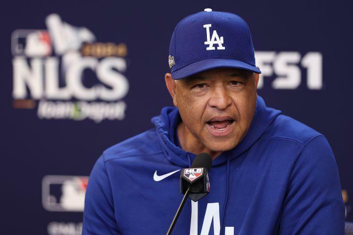 ロバーツ監督は大谷の判断に厳しい目を向けた(C)Getty Images