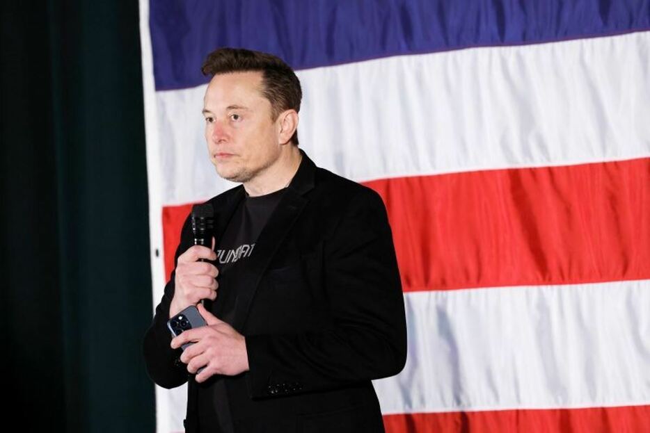 米実業家のイーロン・マスク氏。「言論の自由と銃所持の権利」を支持する請願書に署名した有権者を対象に、毎日１人に１００万ドルを配ると発表した