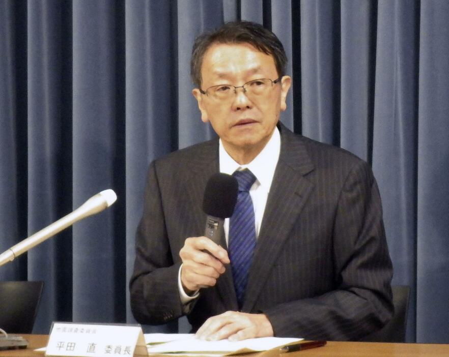 記者会見する政府・地震調査委員会の平田直委員長＝9日午後、文科省