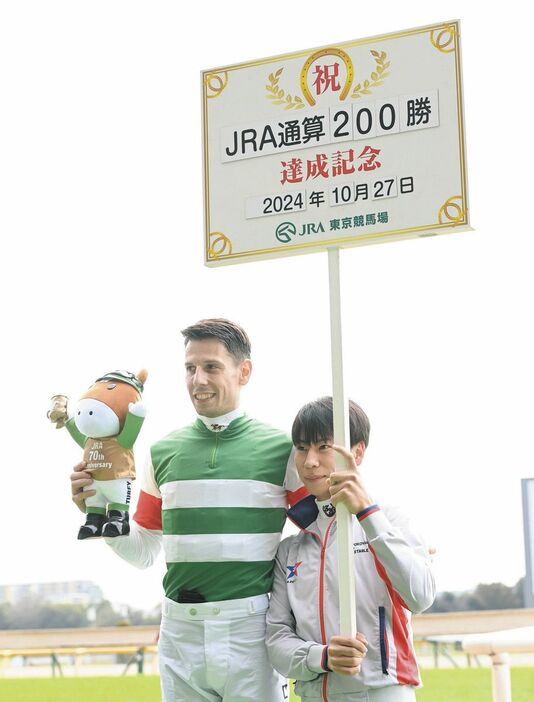 JRA通算200勝を達成したクリスチャン・デムーロ騎手