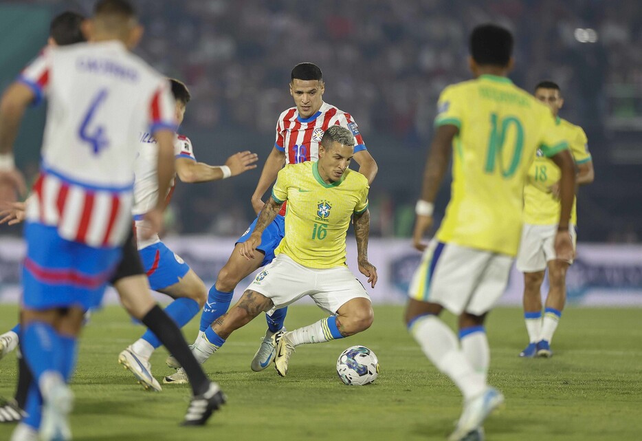 9月10日にアスンシオンで行われた南米予選パラグアイ対ブラジル戦の様子（Foto: Rafael Ribeiro/CBF）