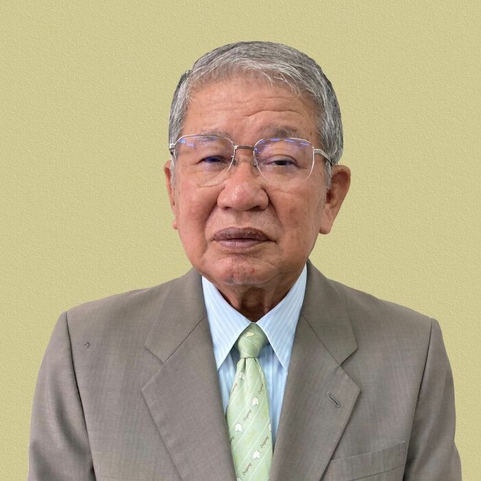 赤嶺政賢氏