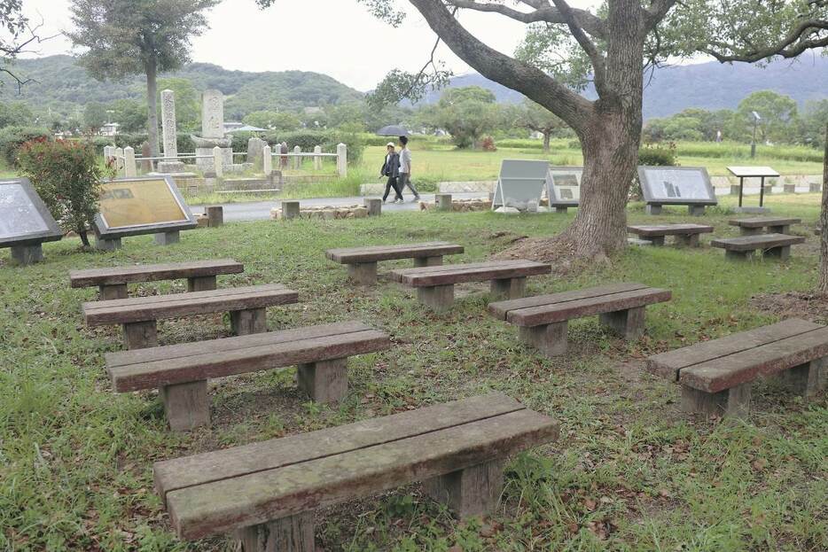 地域の人たちが「ふれあい広場」として活用することになった史跡「周防国衙跡」＝2日、防府市国衙