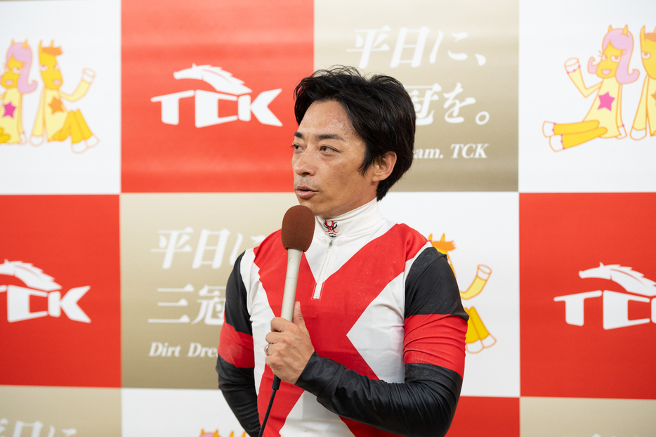 レディスプレリュードをグランブリッジで勝利した川田将雅騎手 (C)東京シティ競馬