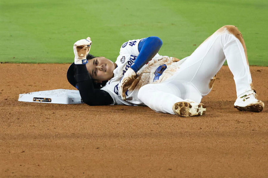 二塁上で苦悶の表情を浮かべるドジャース・大谷翔平【写真：Getty Images】